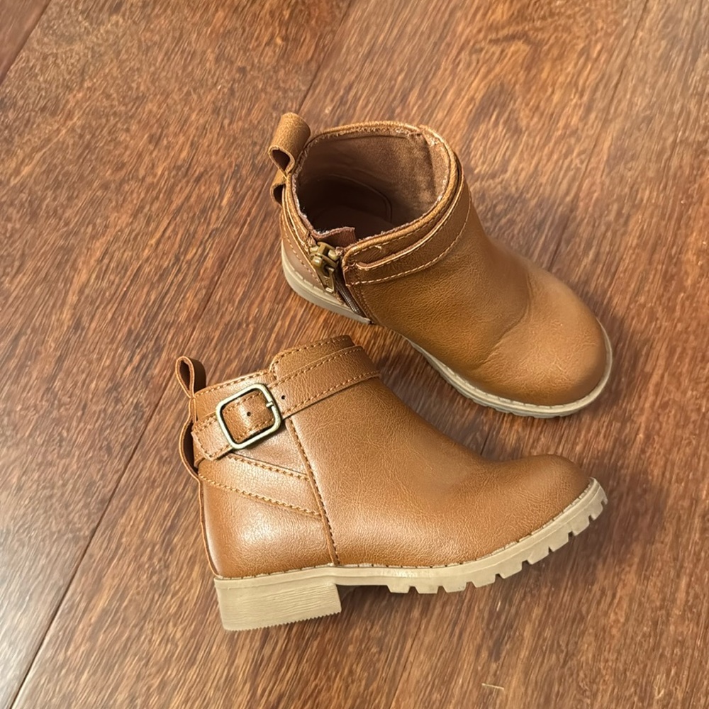 Cat & Jack toddler leather boot size 6